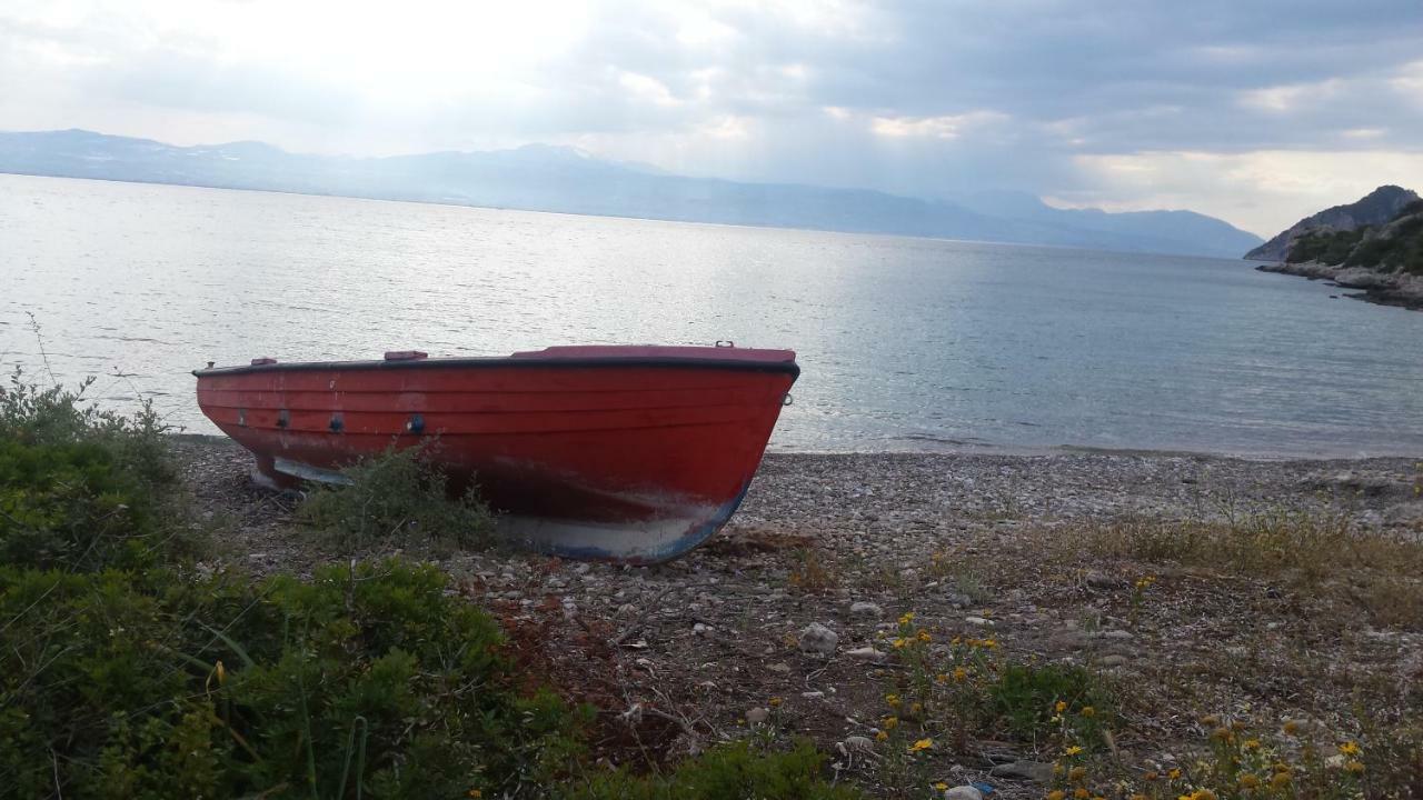Beautiful House By The Sea,Loutraki Skaloma. Villa Luaran gambar